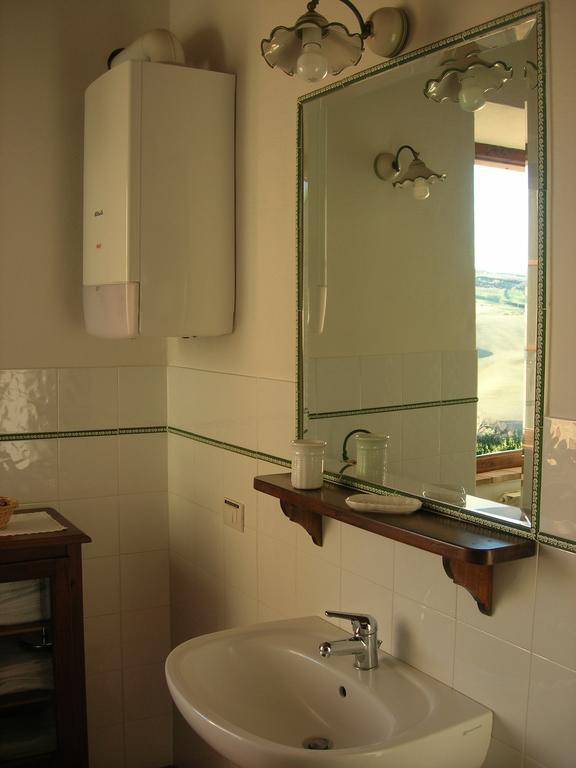 Agriturismo La Valle Del Sole Castiglione dʼOrcia Habitación foto